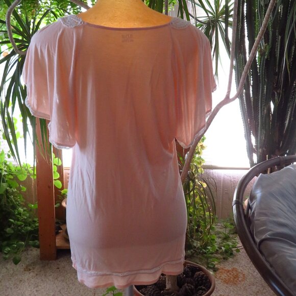 Flutter sleeve lace top - Picture 3 of 8